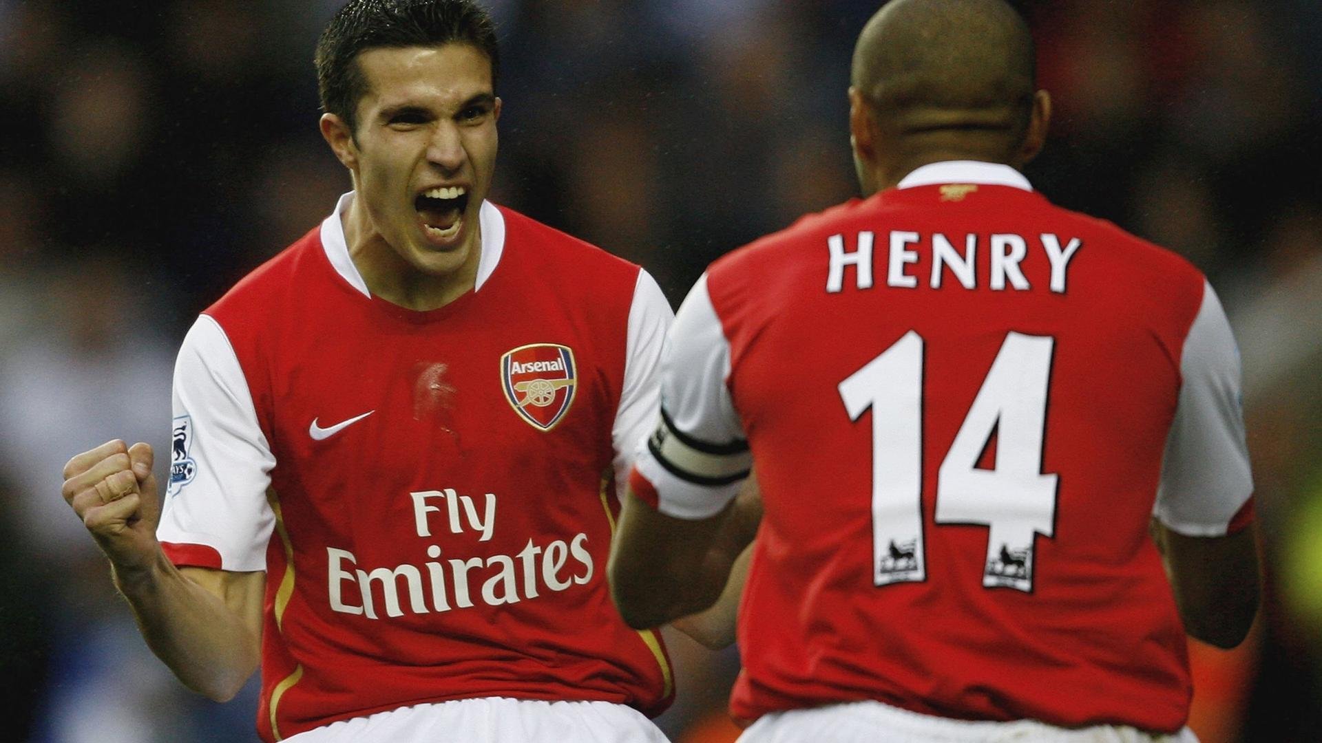 李恩:凭借出色的跑位和传球能力,成为全黑队进攻的关键,李恩个人简介