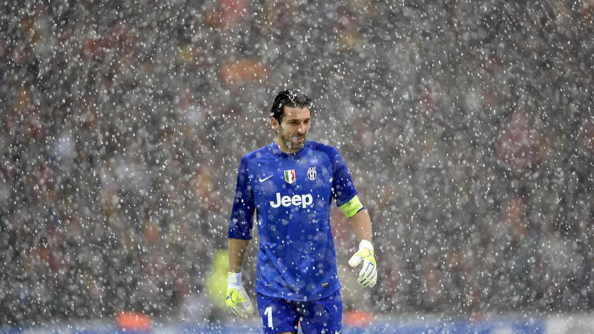 欧洲杯终极对决:战术博弈中的巅峰瞬间,欧洲杯比赛中段